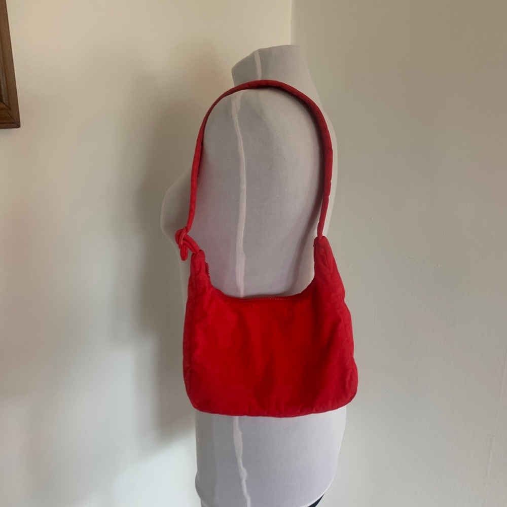 Baggu Mini Nylon Shoulder Bag Candy Apple Red Slouchy Hobo Travel Buckle - Picture 7 of 16